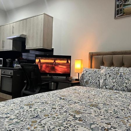 Mia Residence - Entire Studio Apartment - City View - London - Next To Ealing Broadway Station Экстерьер фото