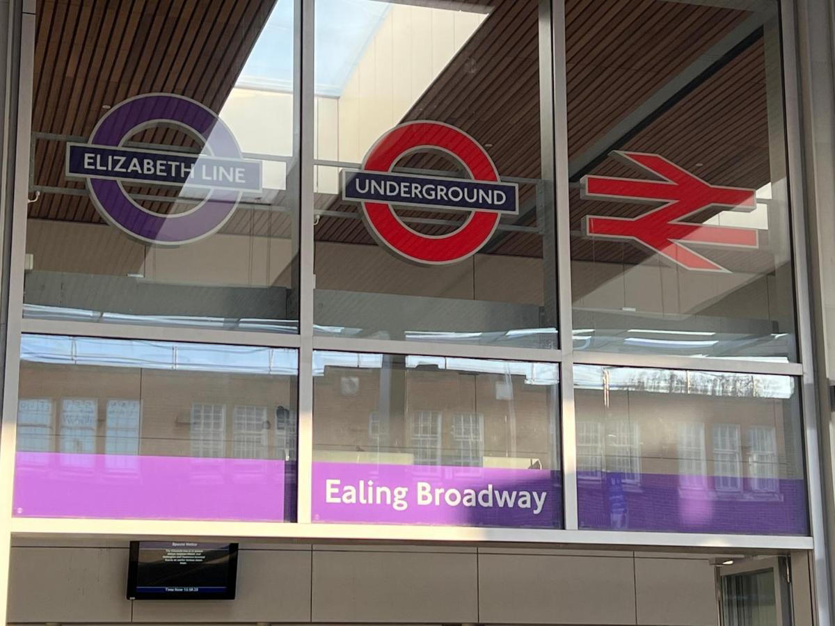 Mia Residence - Entire Studio Apartment - City View - London - Next To Ealing Broadway Station Экстерьер фото