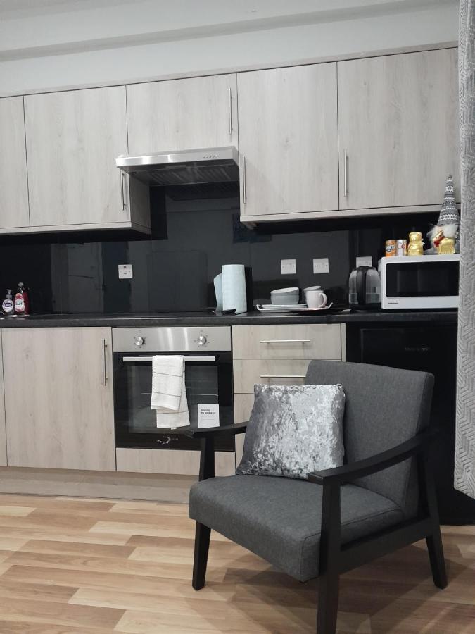 Mia Residence - Entire Studio Apartment - City View - London - Next To Ealing Broadway Station Экстерьер фото