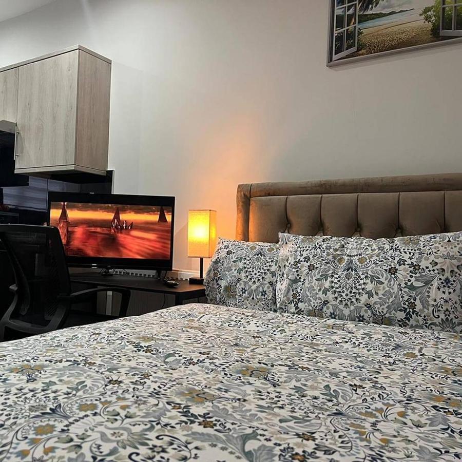 Mia Residence - Entire Studio Apartment - City View - London - Next To Ealing Broadway Station Экстерьер фото