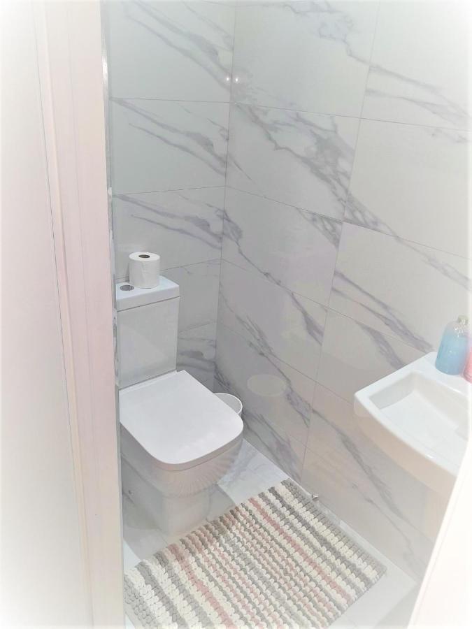 Mia Residence - Entire Studio Apartment - City View - London - Next To Ealing Broadway Station Экстерьер фото