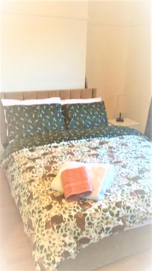 Mia Residence - Entire Studio Apartment - City View - London - Next To Ealing Broadway Station Экстерьер фото