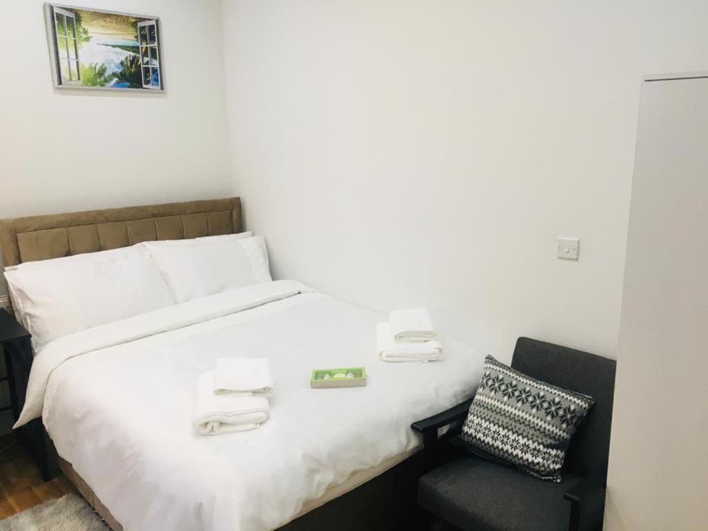 Mia Residence - Entire Studio Apartment - City View - London - Next To Ealing Broadway Station Экстерьер фото